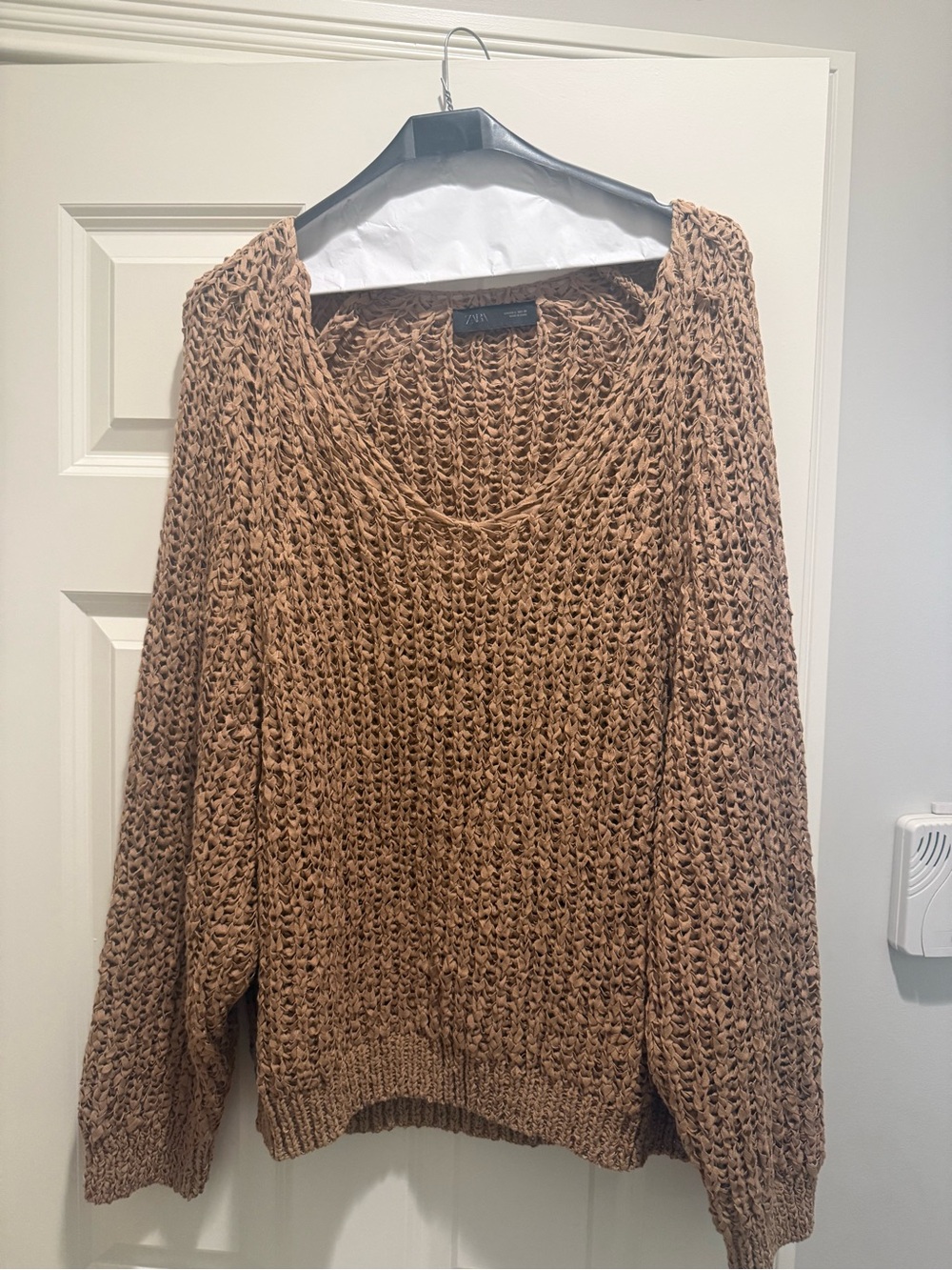 Zara Chunky V-Neck Sweater in Warm Brown